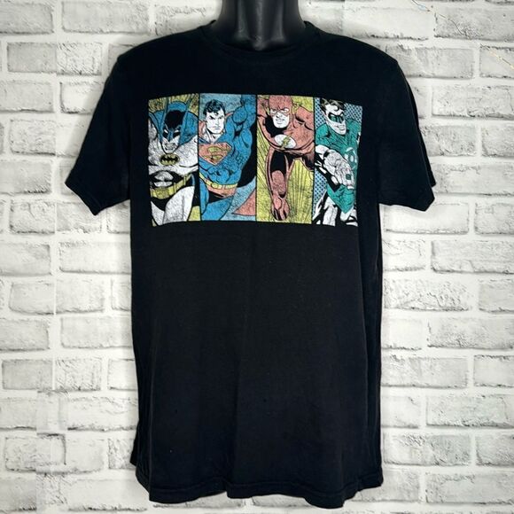 DC Comics Originals Retro Tshirt Marvel Batman Superman Flash Size Medium - Picture 1 of 4